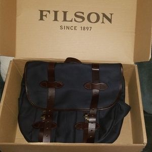 Filson Medium Field Bag Navy